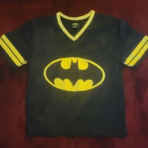 Batman Jersey. Boys Size M (8) . Excellent Shape!